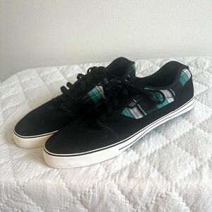 DC Men's Low Cut Skate Shoes Sneakers - Size 13 - Black Suede & Teal Plaid